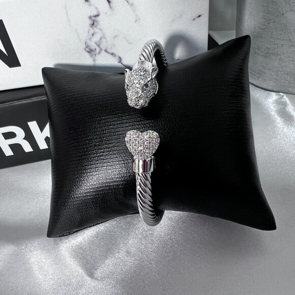 925 Sterling Silver Adjustable Twisted Cuff Panther & Heart Bracelet - Picture 2 of 3